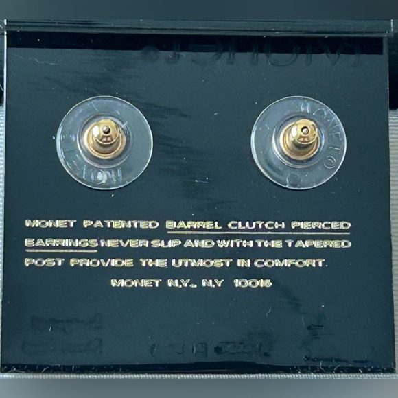 Vintage NWT Monet‎ Earrings Green Enamel Goldtone - Picture 2 of 2